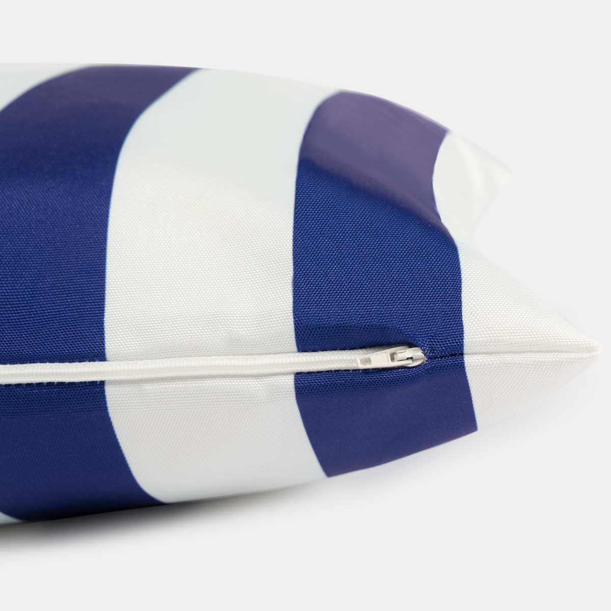 OHS Stripe Water Resistant Cushion Covers - Navy/White>