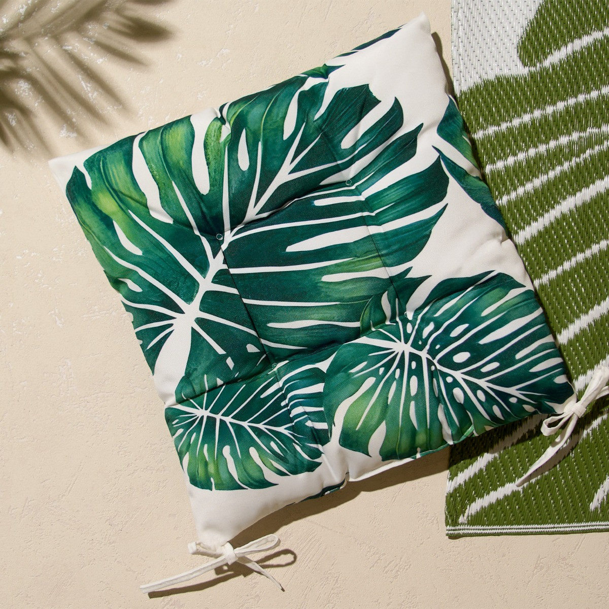 OHS Indoor/Outdoor Tropical Leaf Print Seat Pads - Green/White>