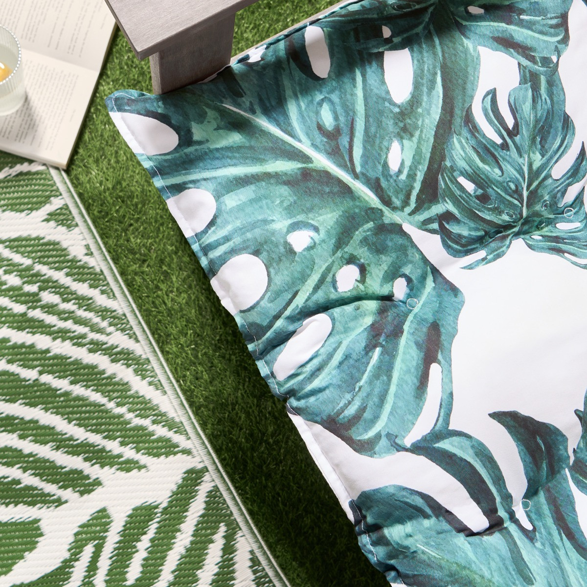 OHS 2-Seater Indoor/Outdoor Tropical Leaf Print Foam Bench Pad - Green/White>