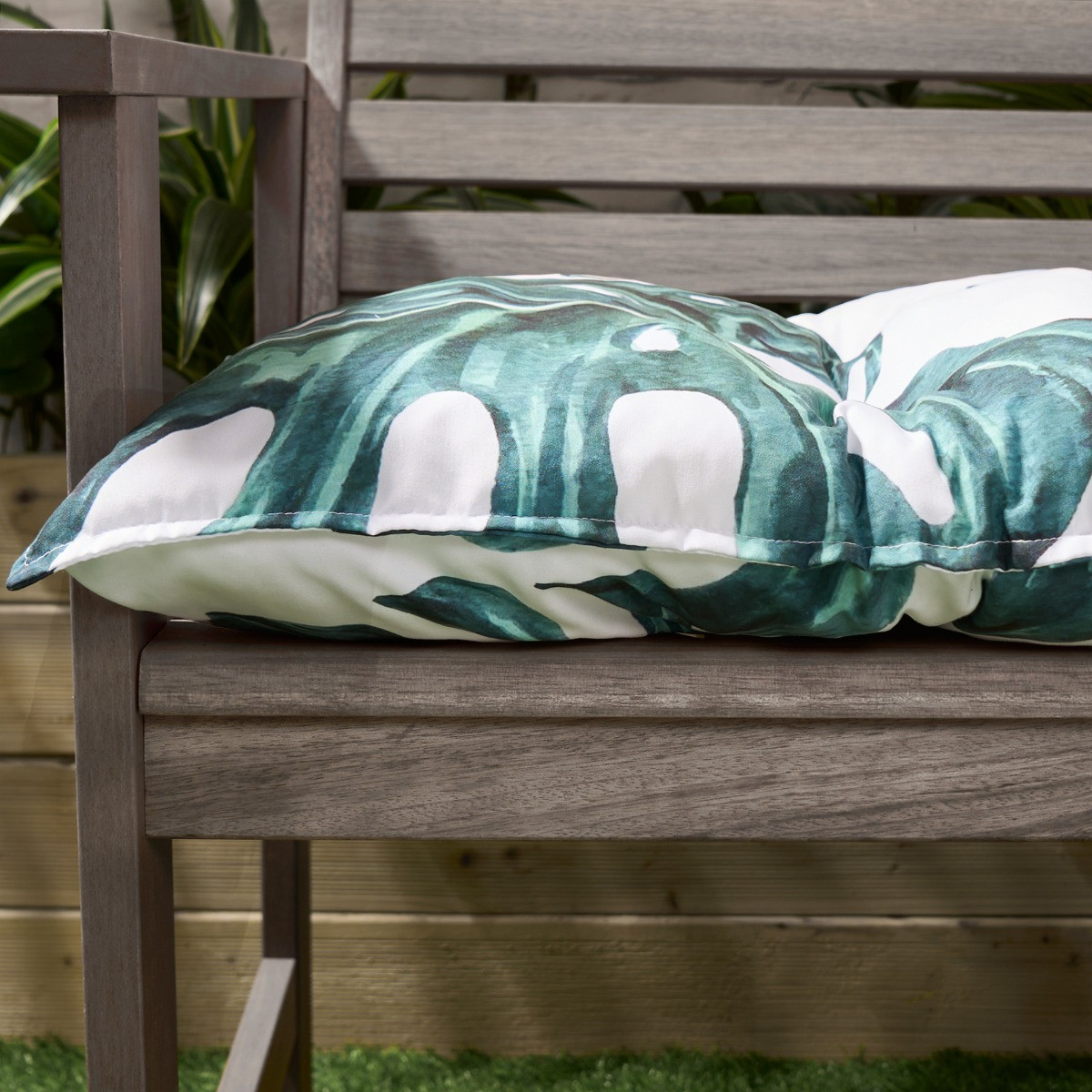 OHS 2-Seater Indoor/Outdoor Tropical Leaf Print Foam Bench Pad - Green/White>