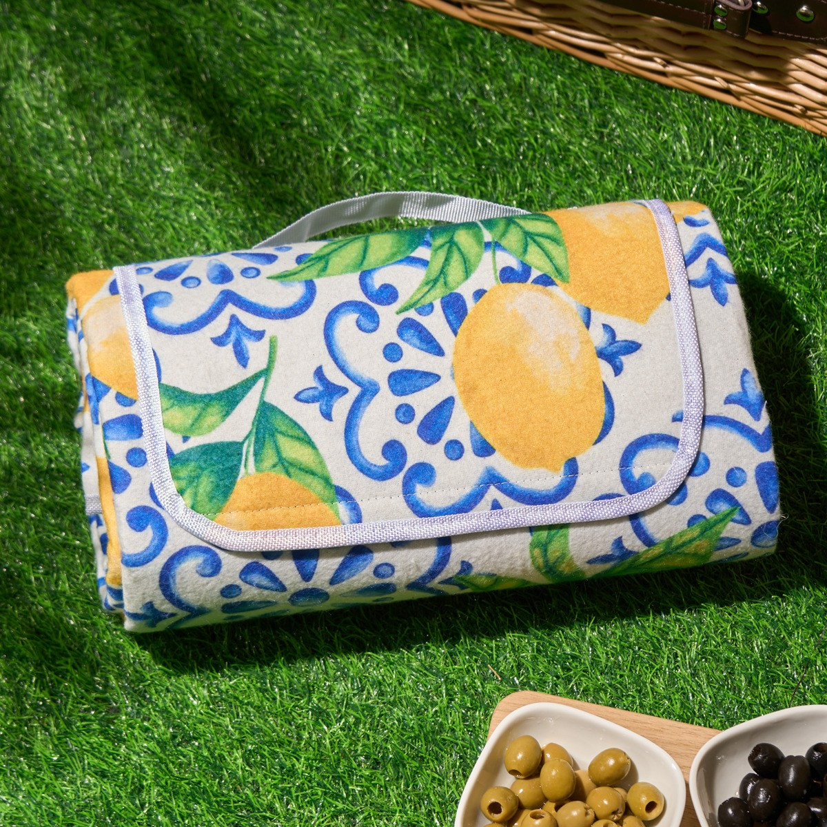 OHS Lemon Print Picnic Blanket - White>