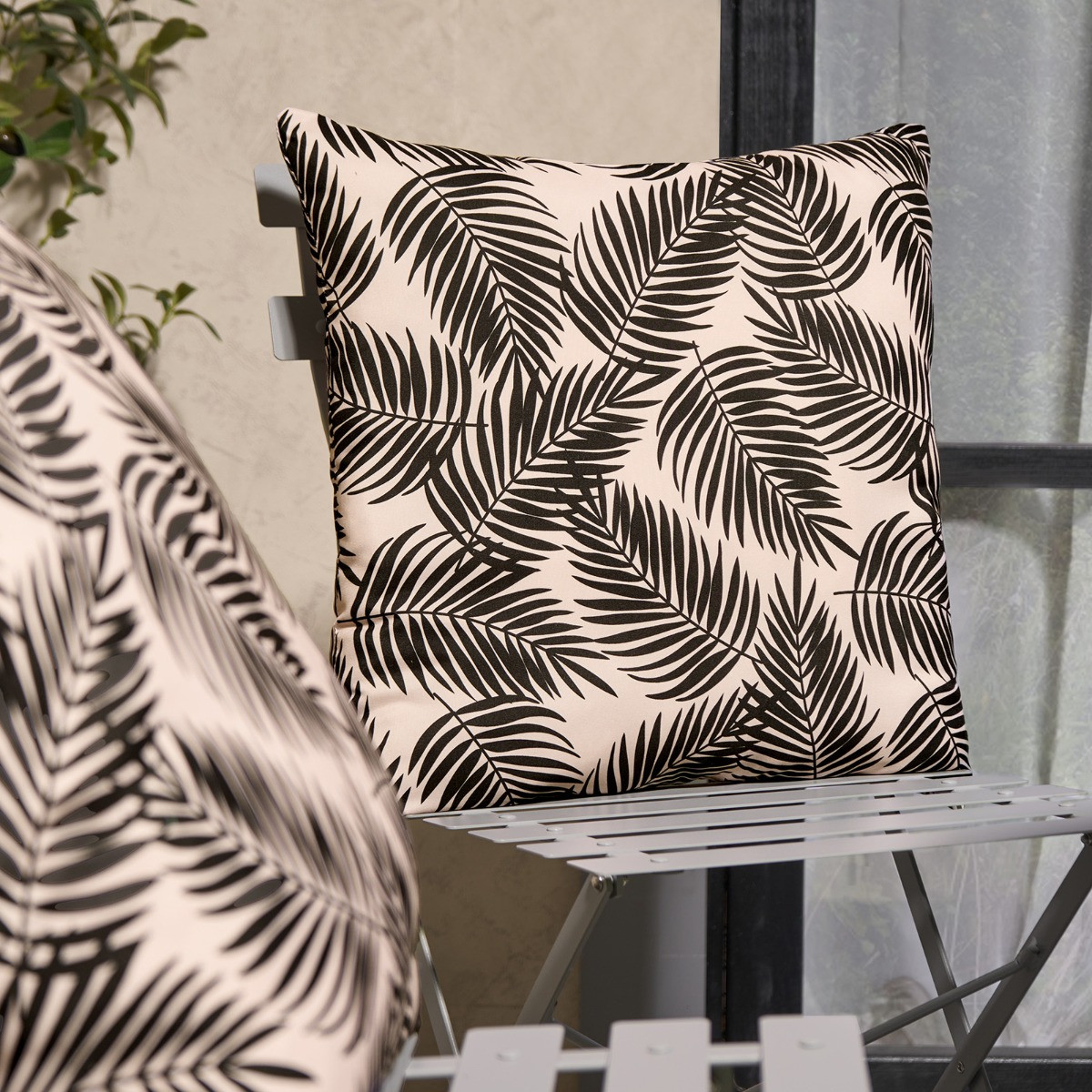 OHS Indoor/Outdoor Leaf Print Cushion Covers - Monochrome>