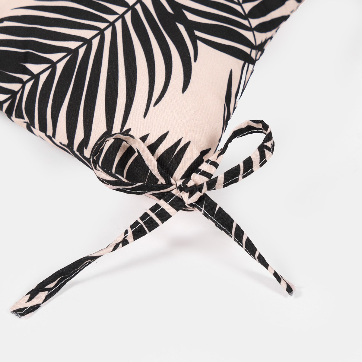 OHS Indoor/Outdoor Leaf Print Seat Pads - Monochrome>