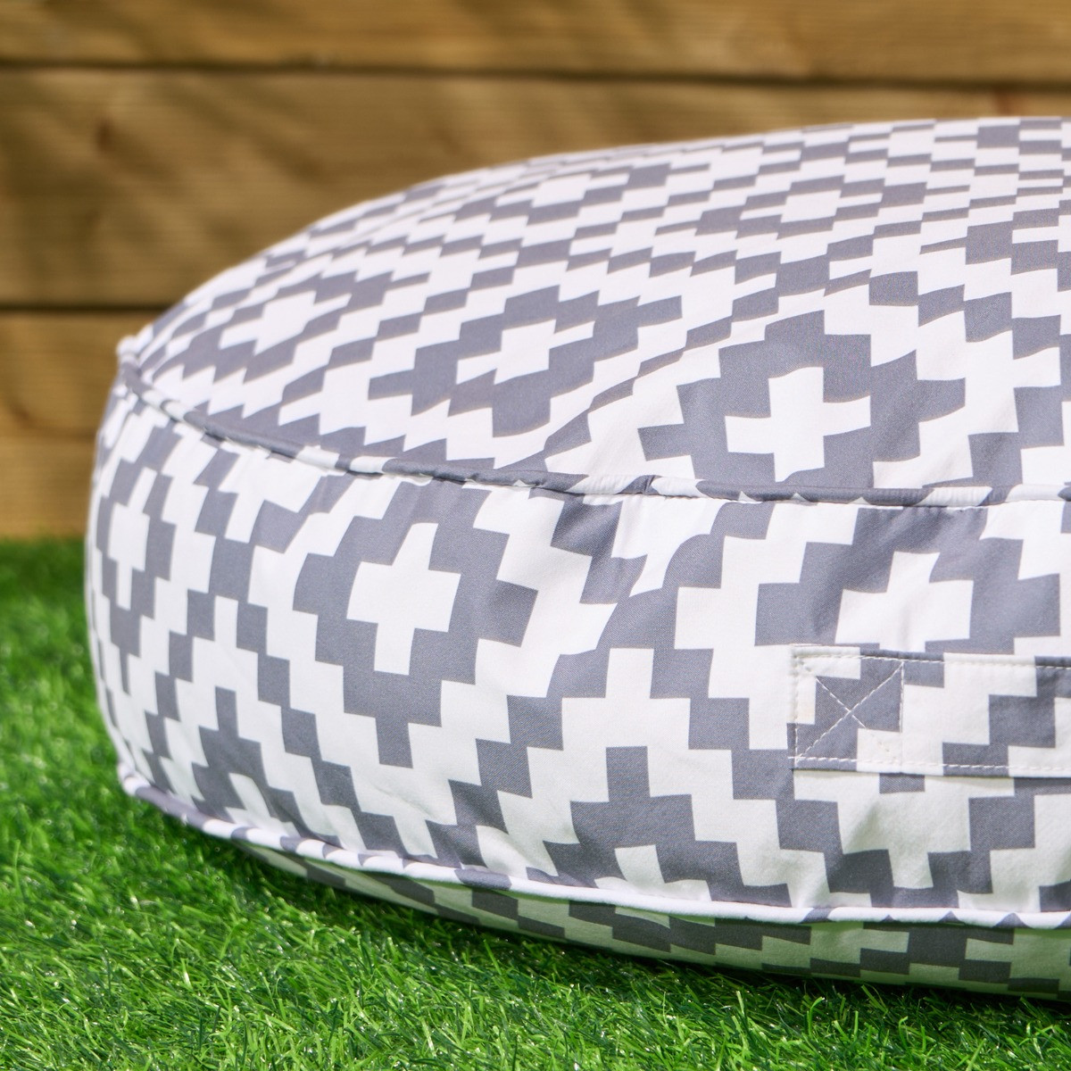 OHS Indoor/Outdoor Round Geometric Filled Cushion - Grey>