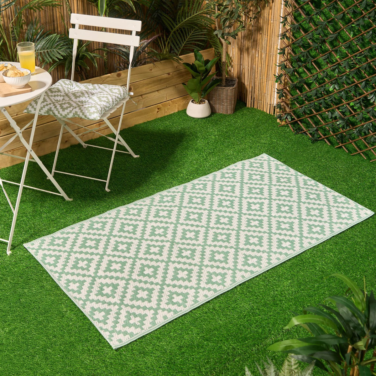 OHS Geometric Print Outdoor Rug - Sage/White>