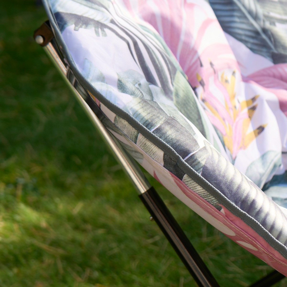 OHS Foldable Tropical Print Moon Camping Chair - Green>