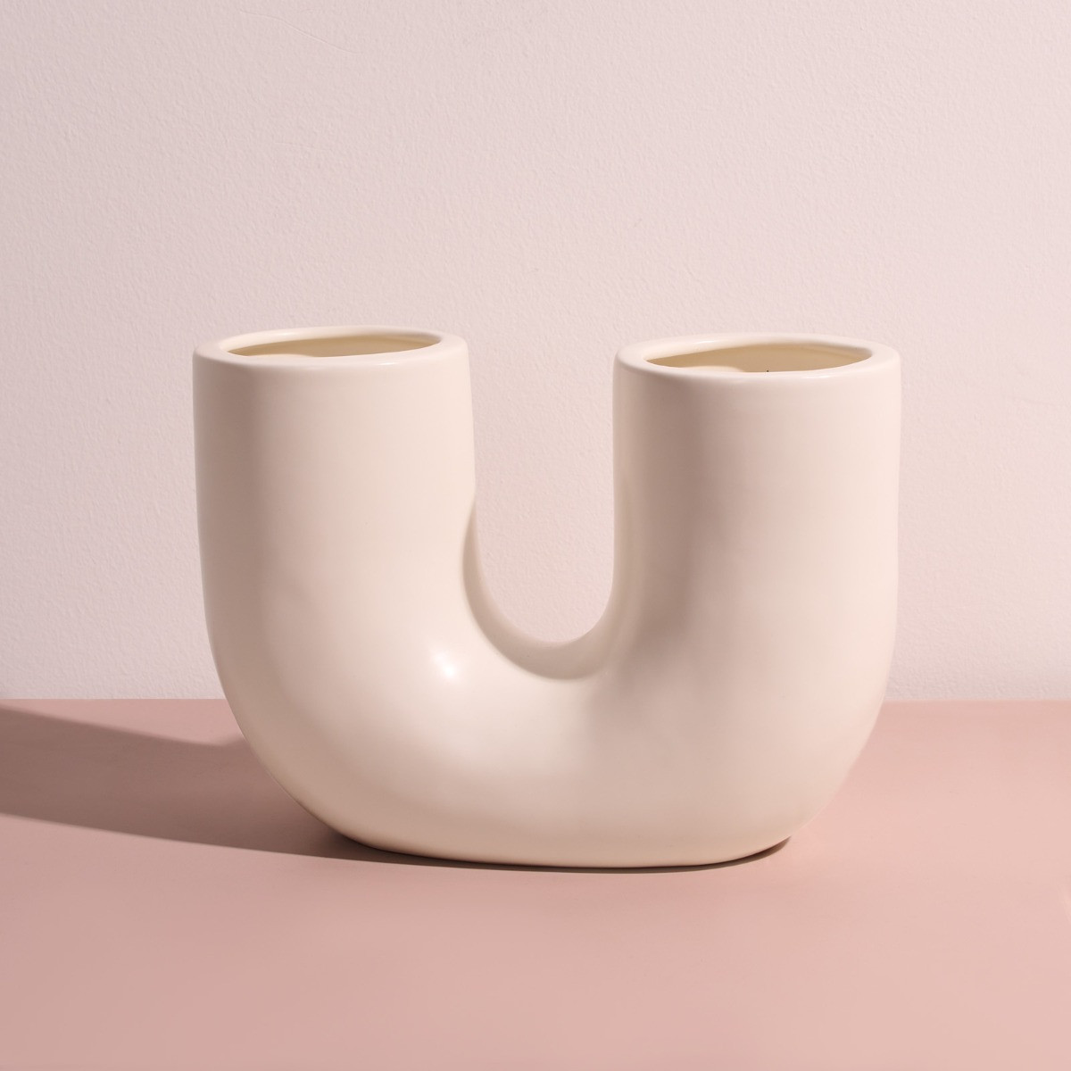 OHS U Shaped Abstract Vase - White>