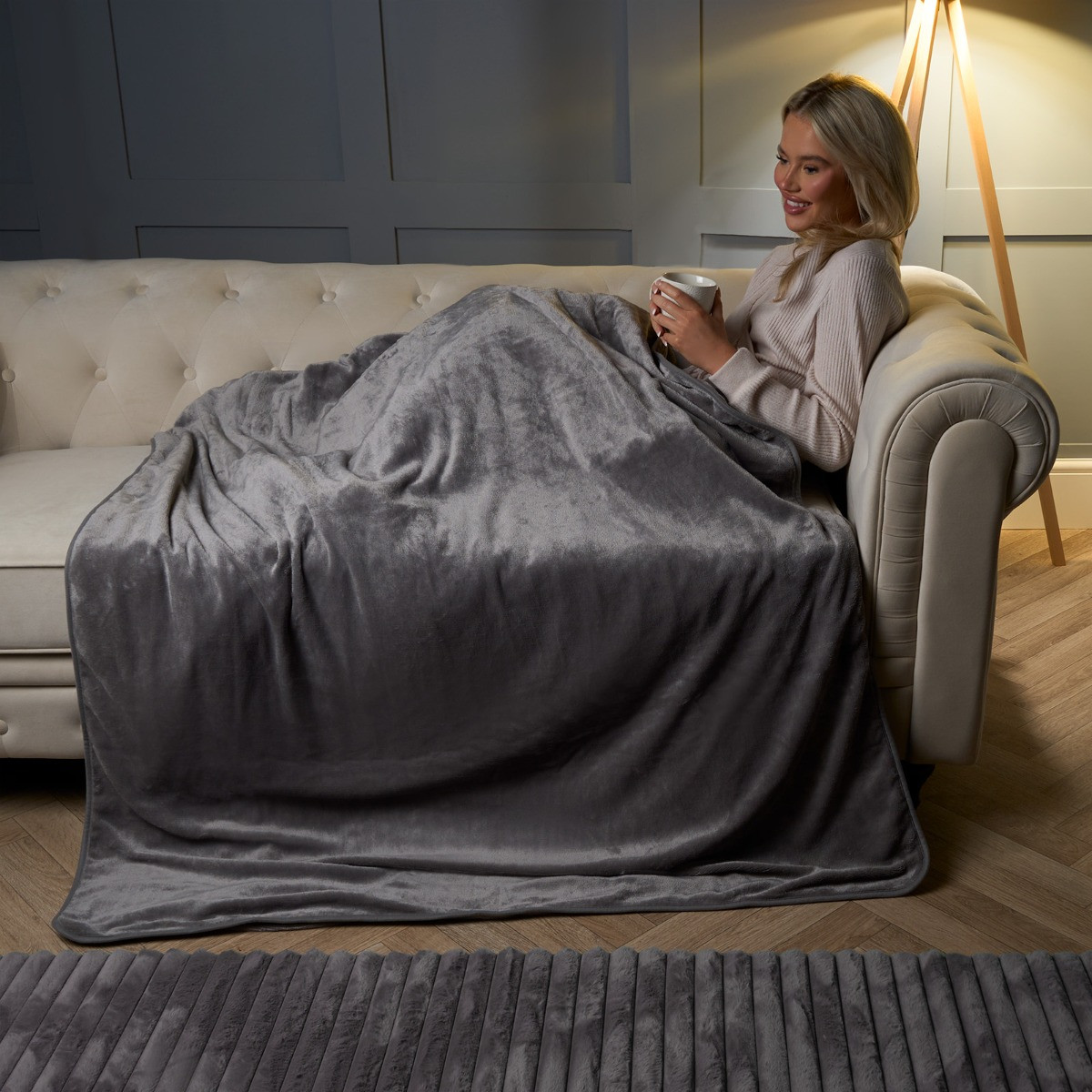 OHS Electric Heated Fleece Over Blanket - Charcoal>