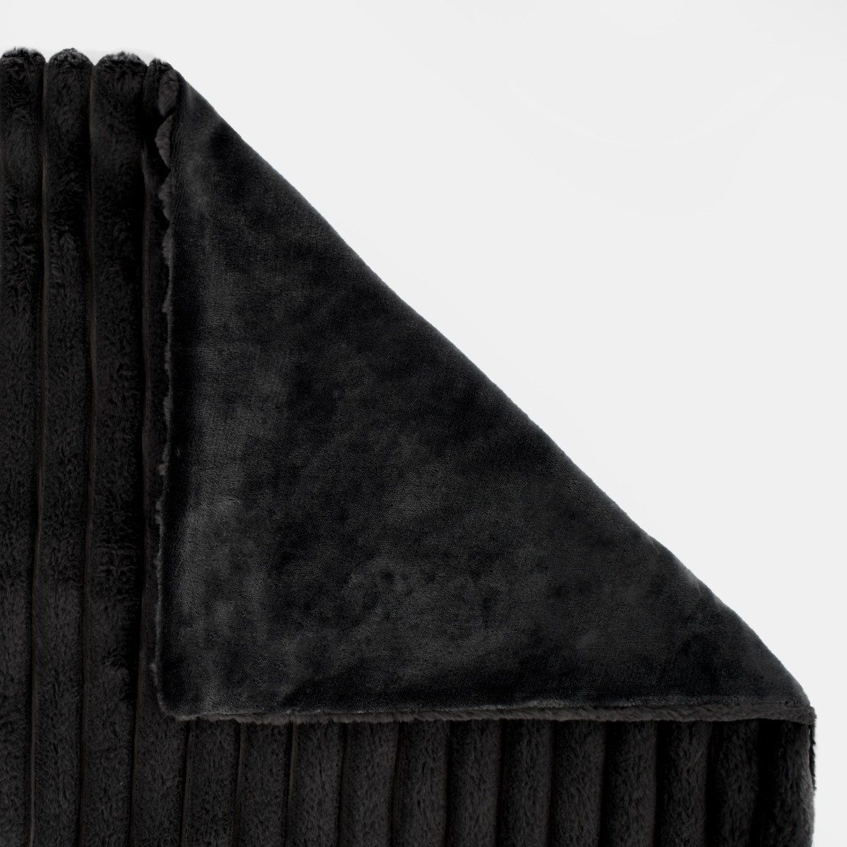 OHS Faux Fur Thick Ribbed Throw - Black>