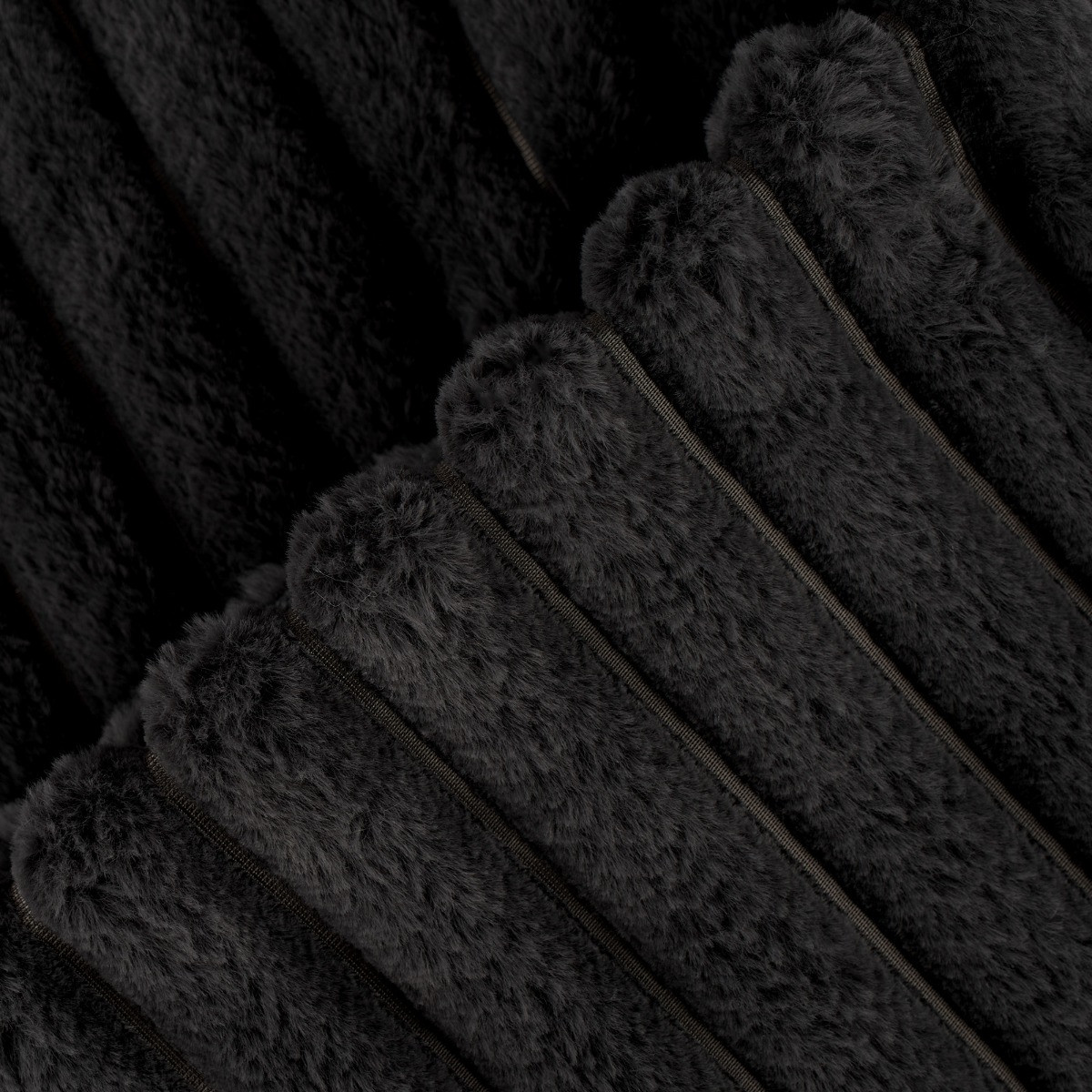 OHS Faux Fur Thick Ribbed Throw - Black>