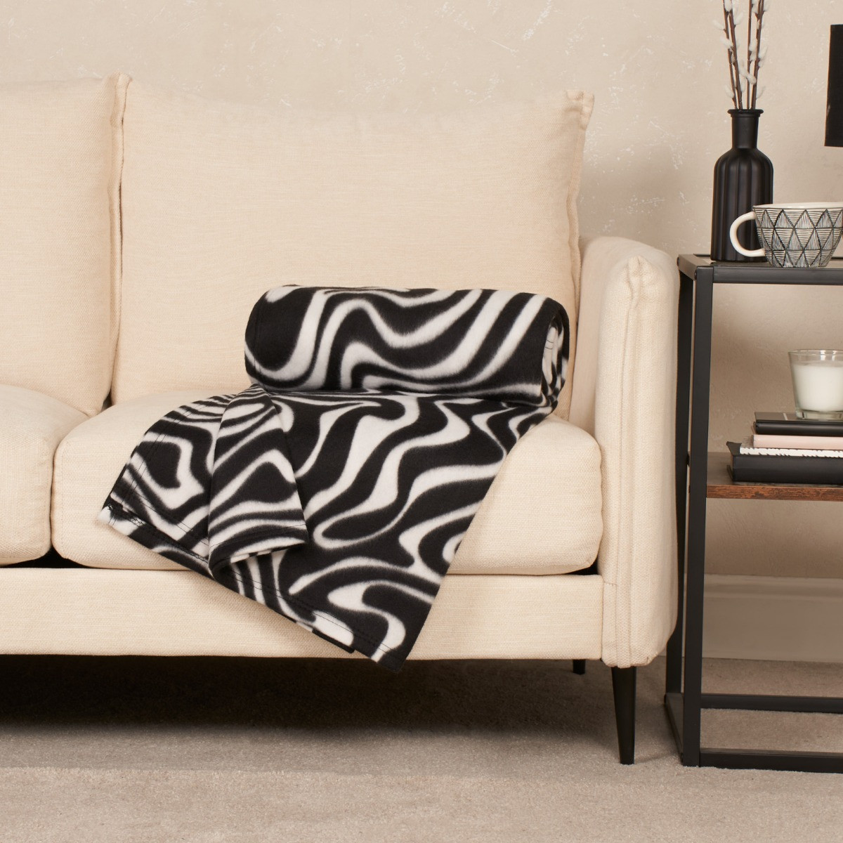 OHS Abstract Pattern Polar Fleece Throw - Black & White>