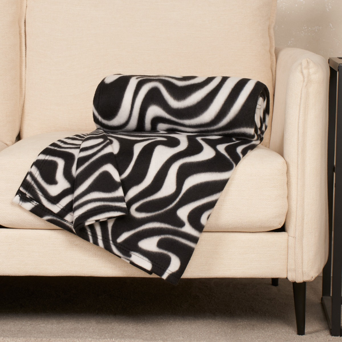 OHS Abstract Pattern Polar Fleece Throw - Black & White>