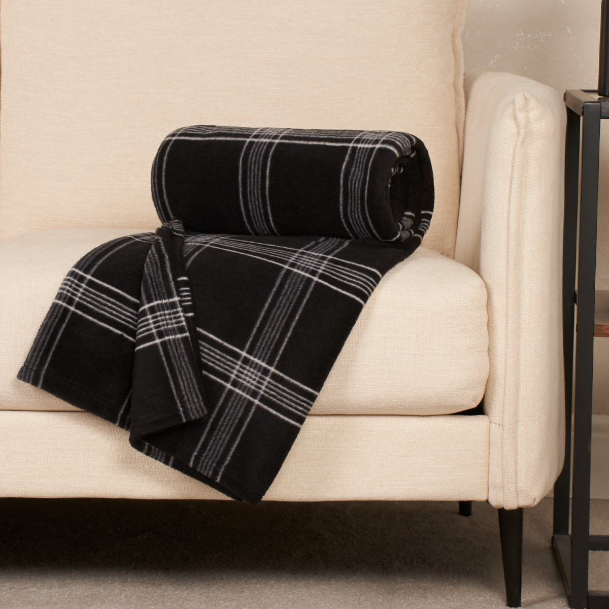 OHS Check Pattern Fleece Throw - Black & White>