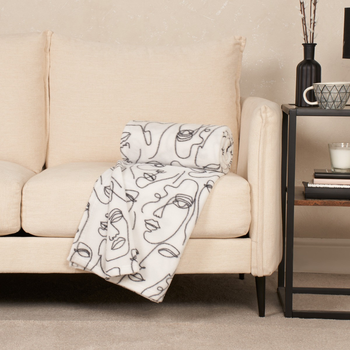 OHS Abstract Faces Fleece Throw - Black & White>
