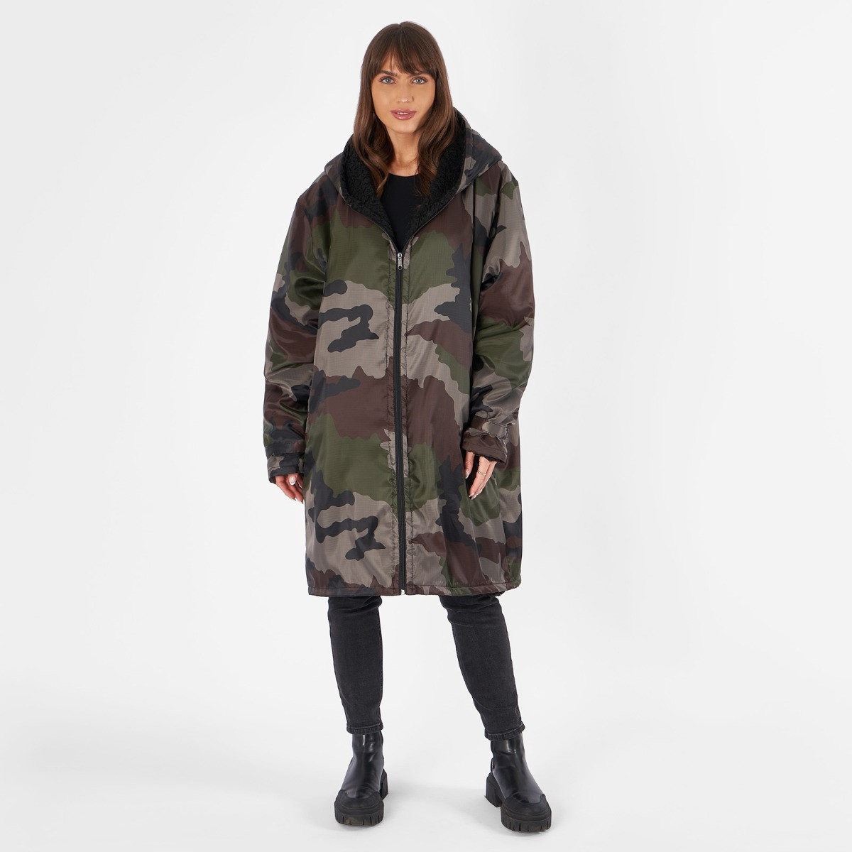 OHS Water Resistant Full Zip Changing Robe, Camo Khaki - S/M>