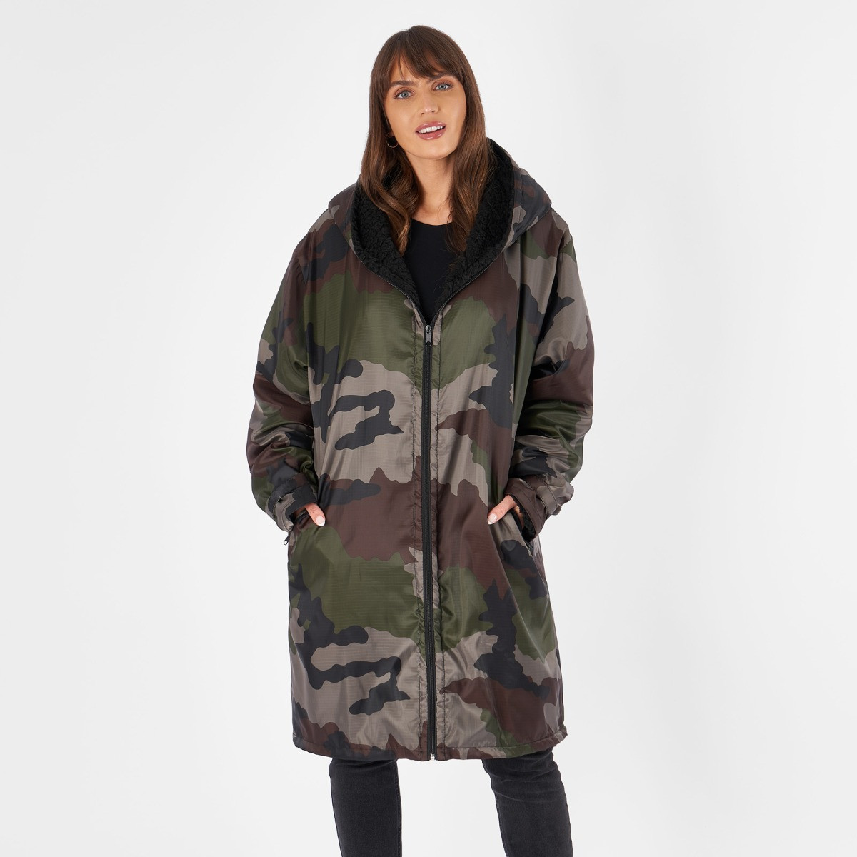 OHS Water Resistant Full Zip Changing Robe, Camo Khaki - S/M>