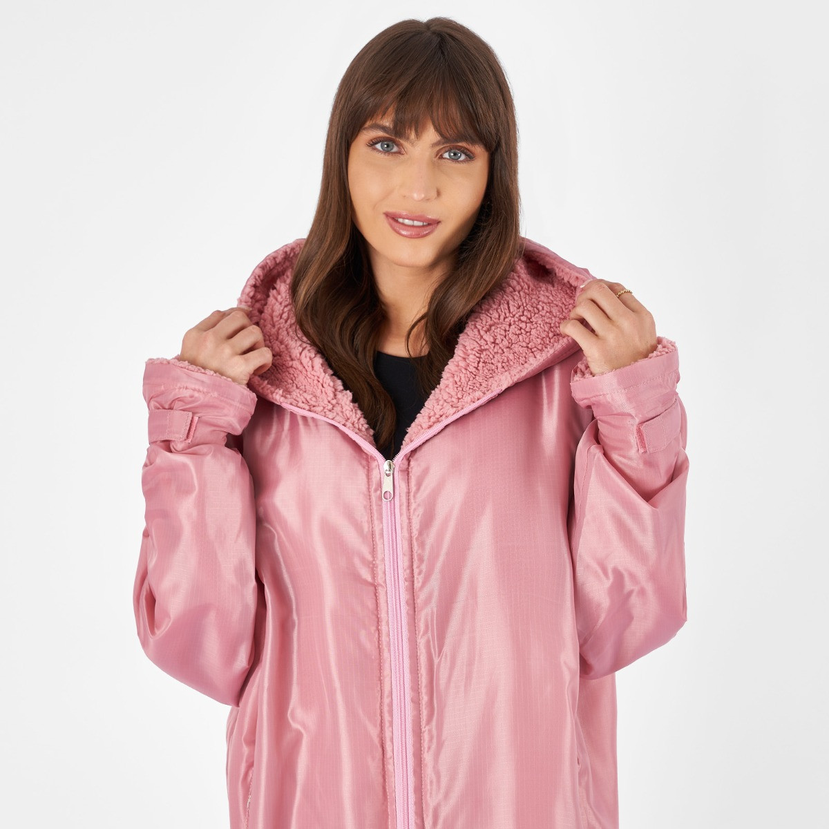 OHS Water Resistant Full Zip Changing Robe, Blush - S/M>