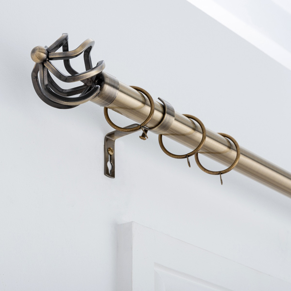 OHS Extendable Claw Curtain Pole - Brass>