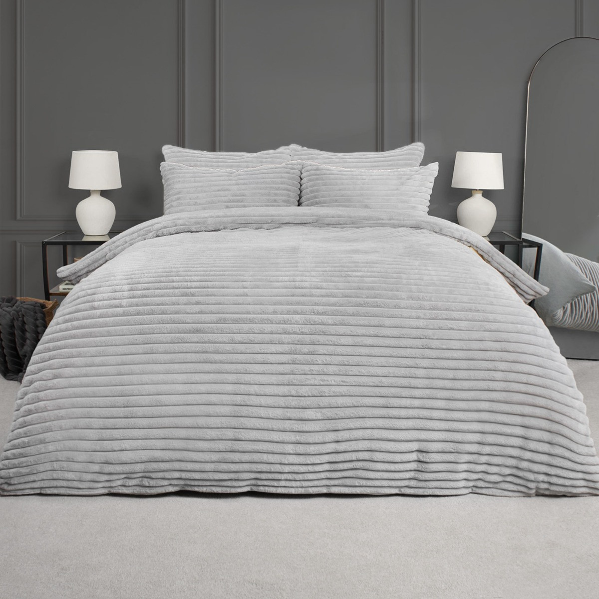 OHS Ribbed Faux Fur Duvet Set - Silver>