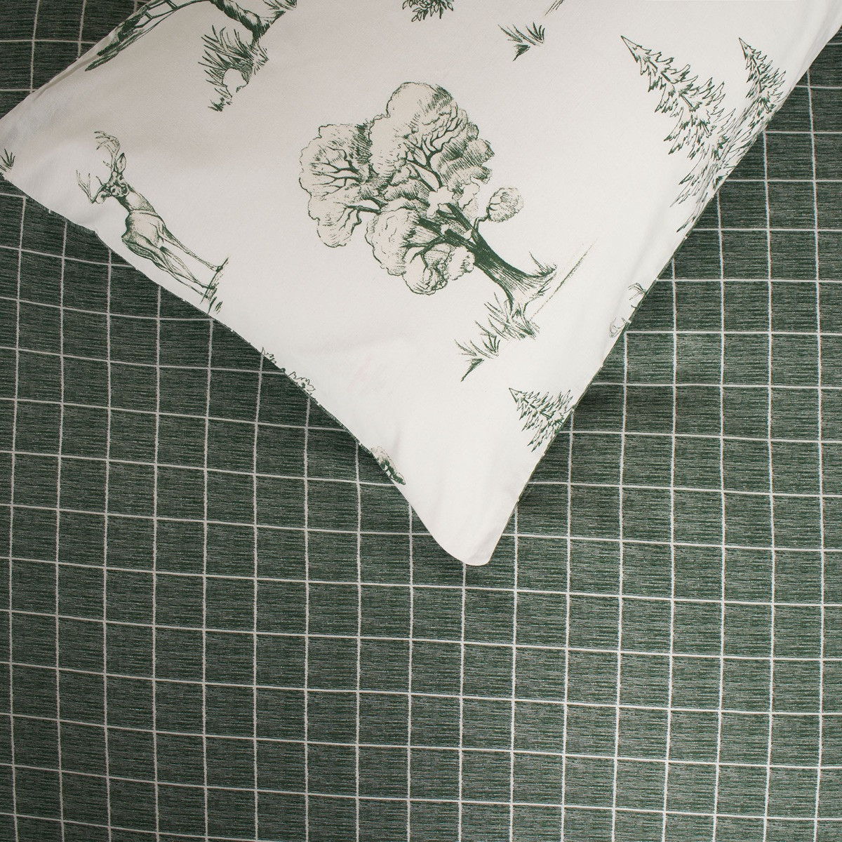 Dreamscene Winter Stag Duvet Set - Forest Green/White>