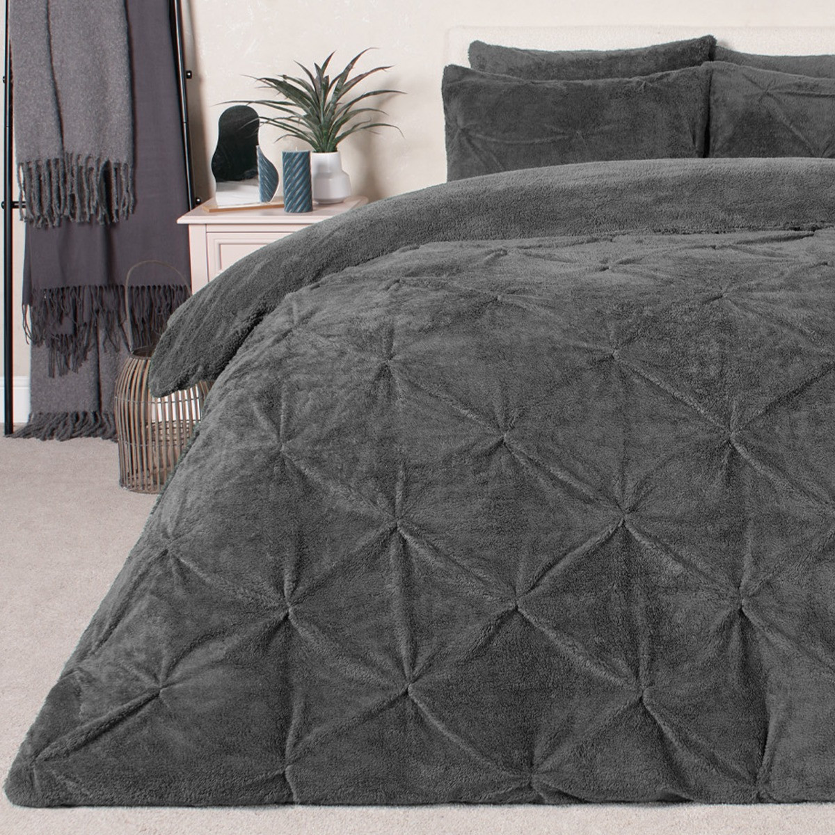 OHS Teddy Pintuck Duvet Set - Charcoal>