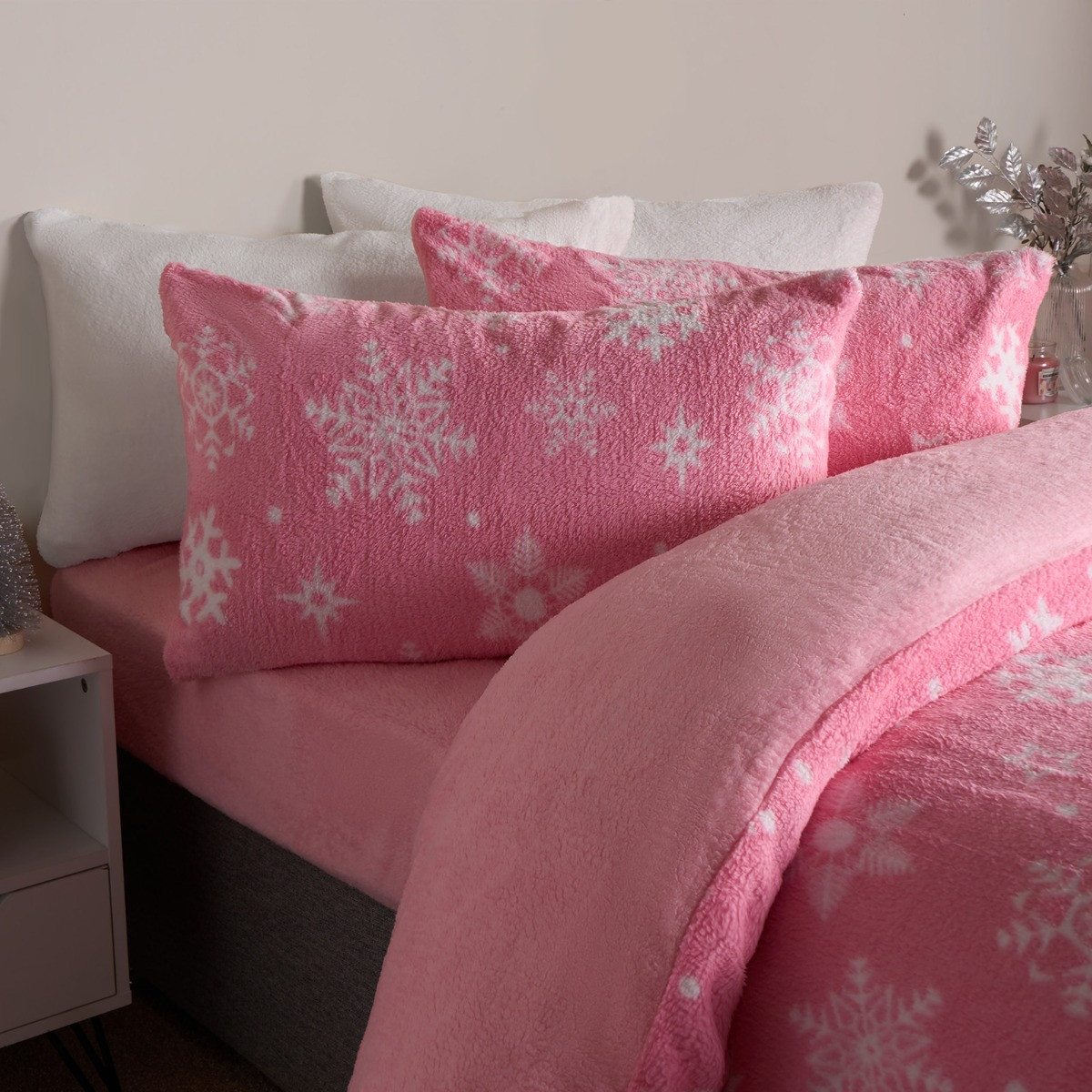 OHS Snowflake Teddy Duvet Set, Blush - Double>