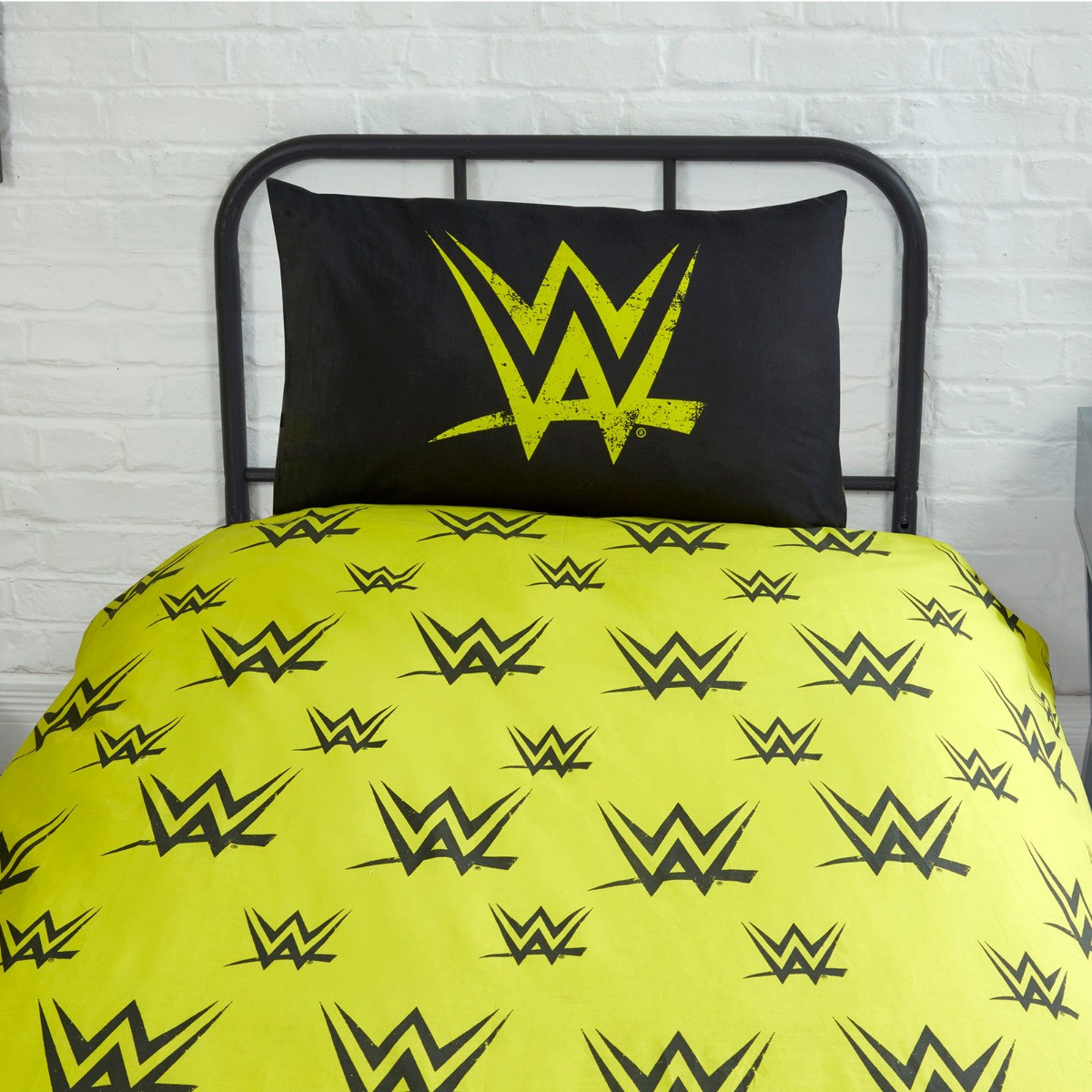 WWE Reversible Duvet Set, Green - Single>