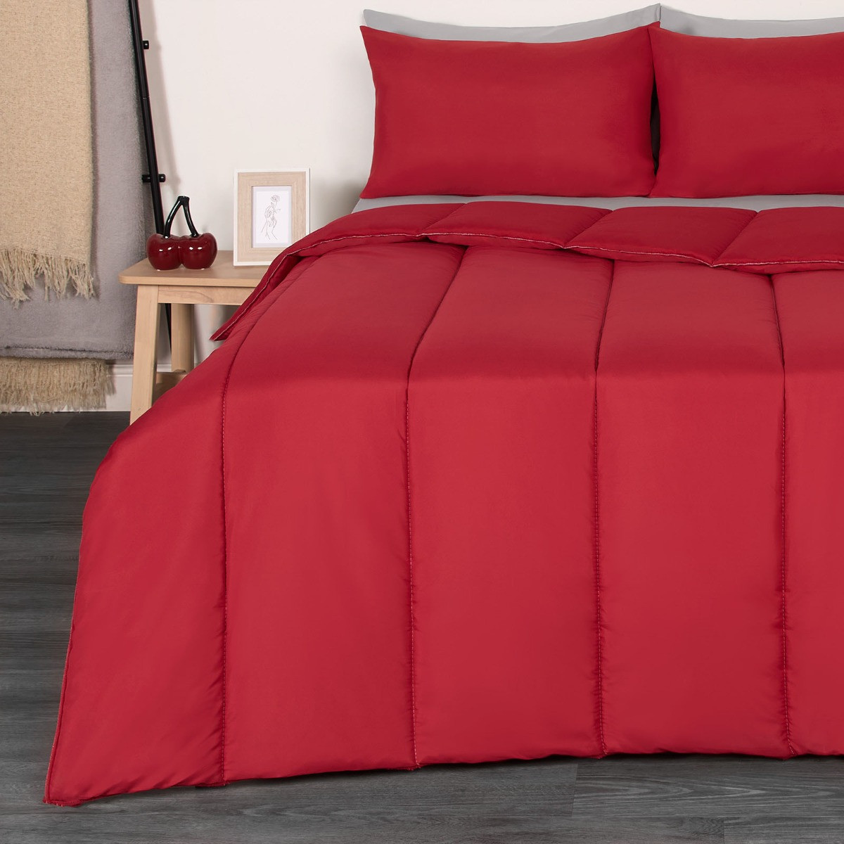 OHS Coverless 10.5 Tog Duvet With Pillowcase - Red>