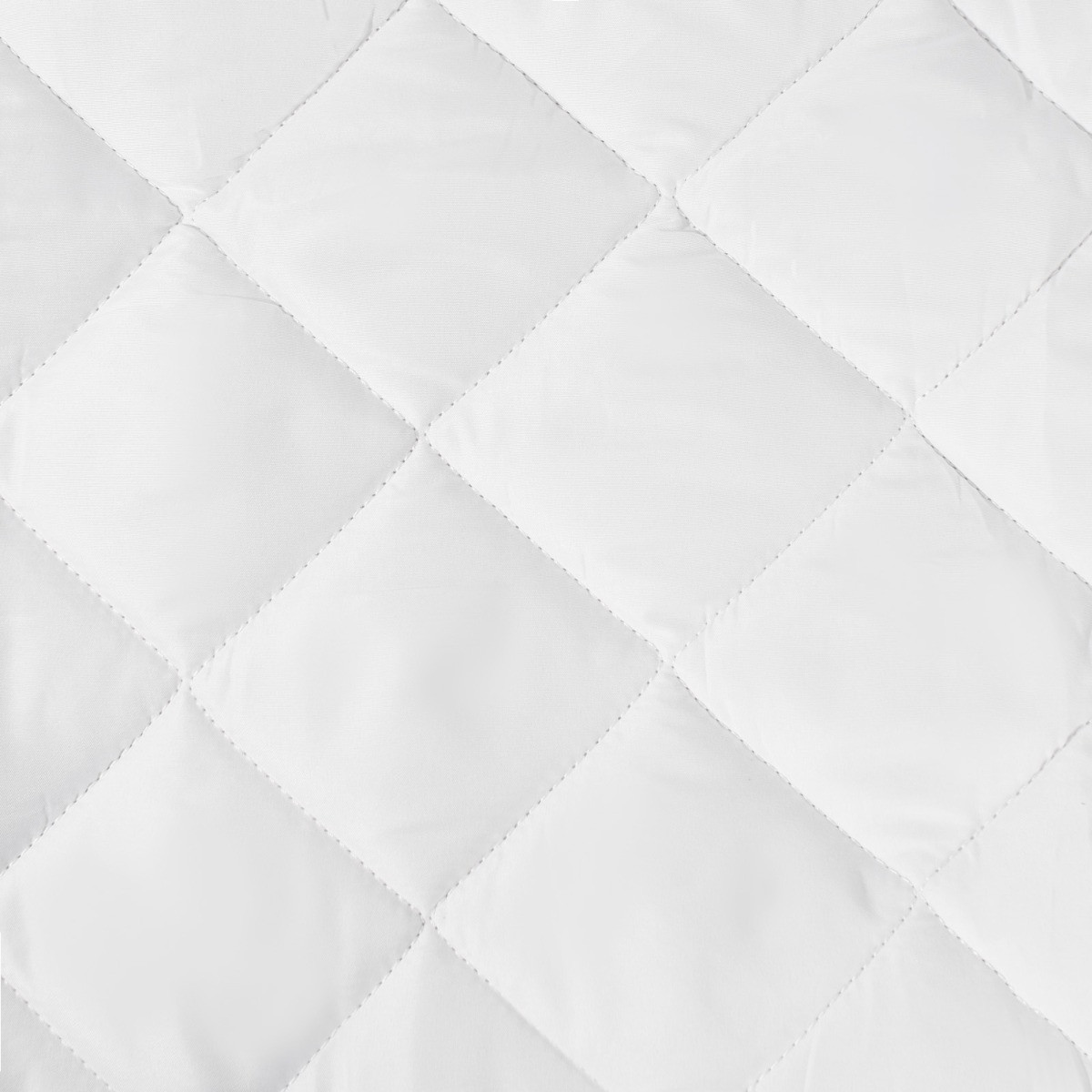 Dreamland Breathable Mattress Topper, White>