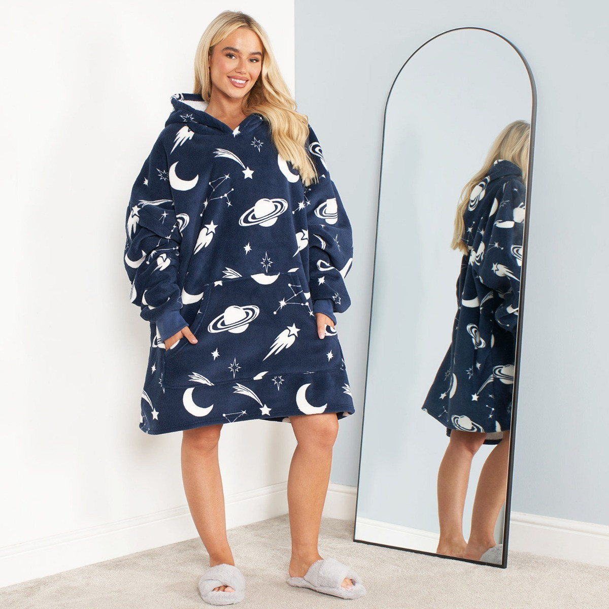 OHS Space Moon Star Print Hoodie Blanket, Adults - Navy>