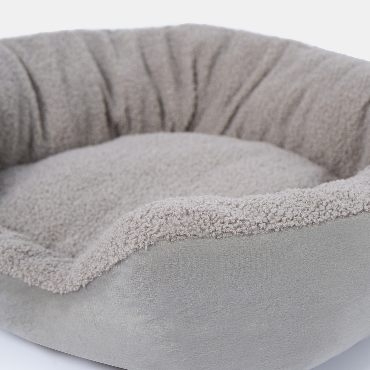 OHS Teddy Matte Velvet Square Pet Bed - Silver>