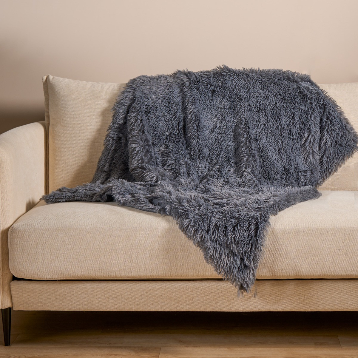 OHS Pet Calming Fluffy Throw, 105 x 90cm - Charcoal >