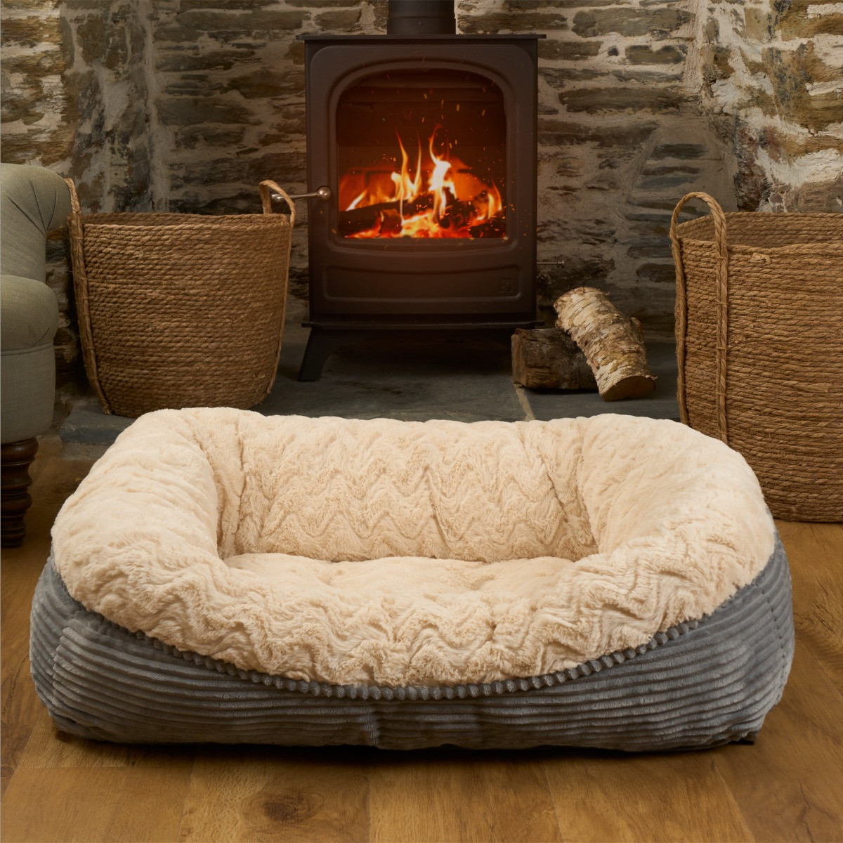 OHS Soft Faux Fur Ribbed Pet Bed, Cream/Grey - Large>