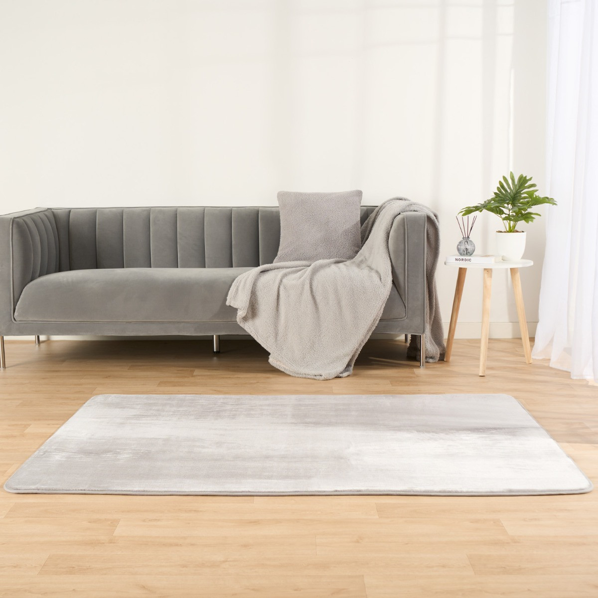 OHS Supersoft Plush Rug - Silver>