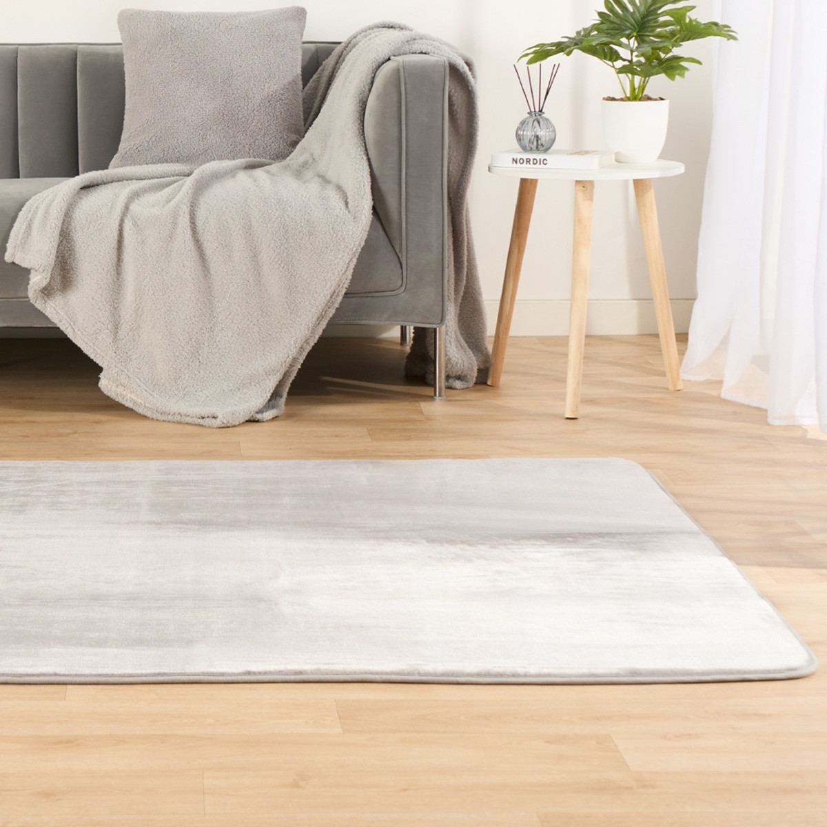 OHS Supersoft Plush Rug - Silver>