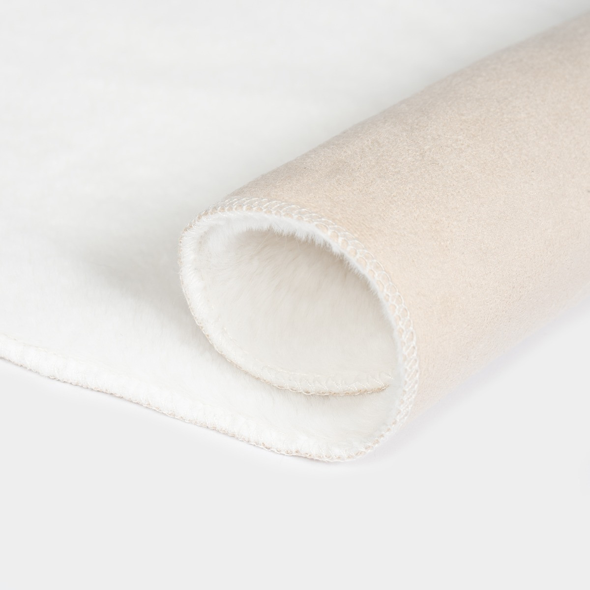 OHS Supersoft Faux Fur Sheepskin Rug - White>