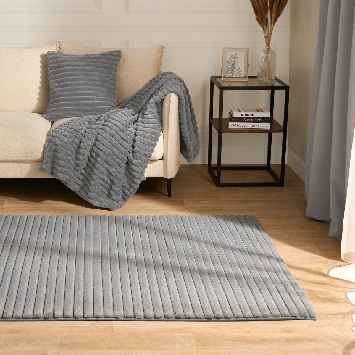 OHS Faux Fur Ribbed Rug - Grey>