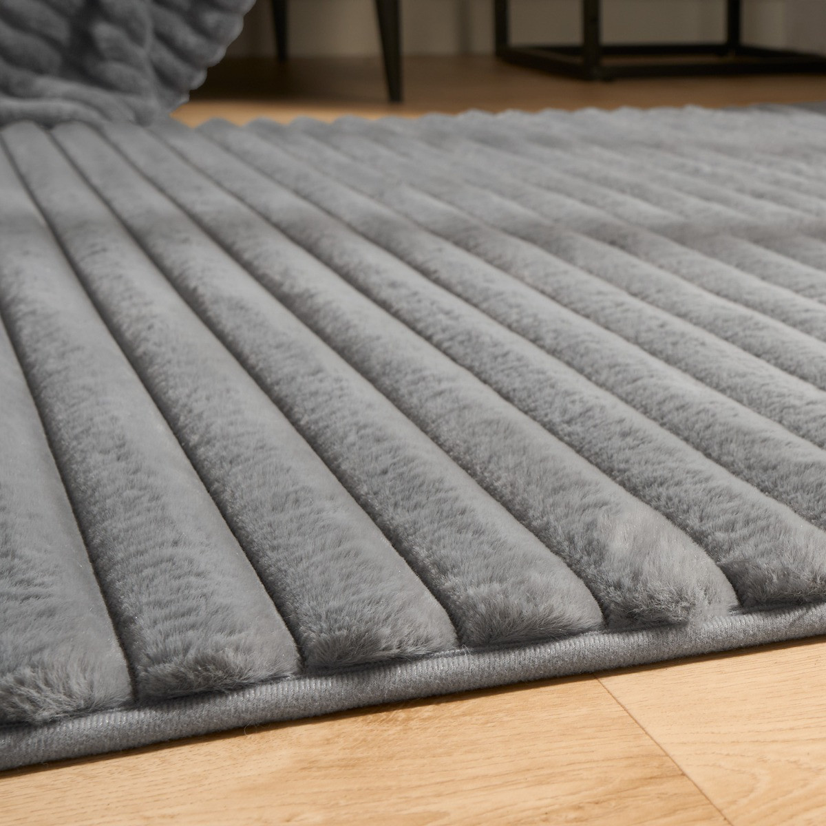 OHS Faux Fur Ribbed Rug - Grey>