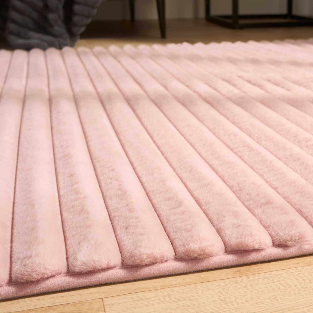 OHS Faux Fur Ribbed Rug, Blush - 120 x 170cm>