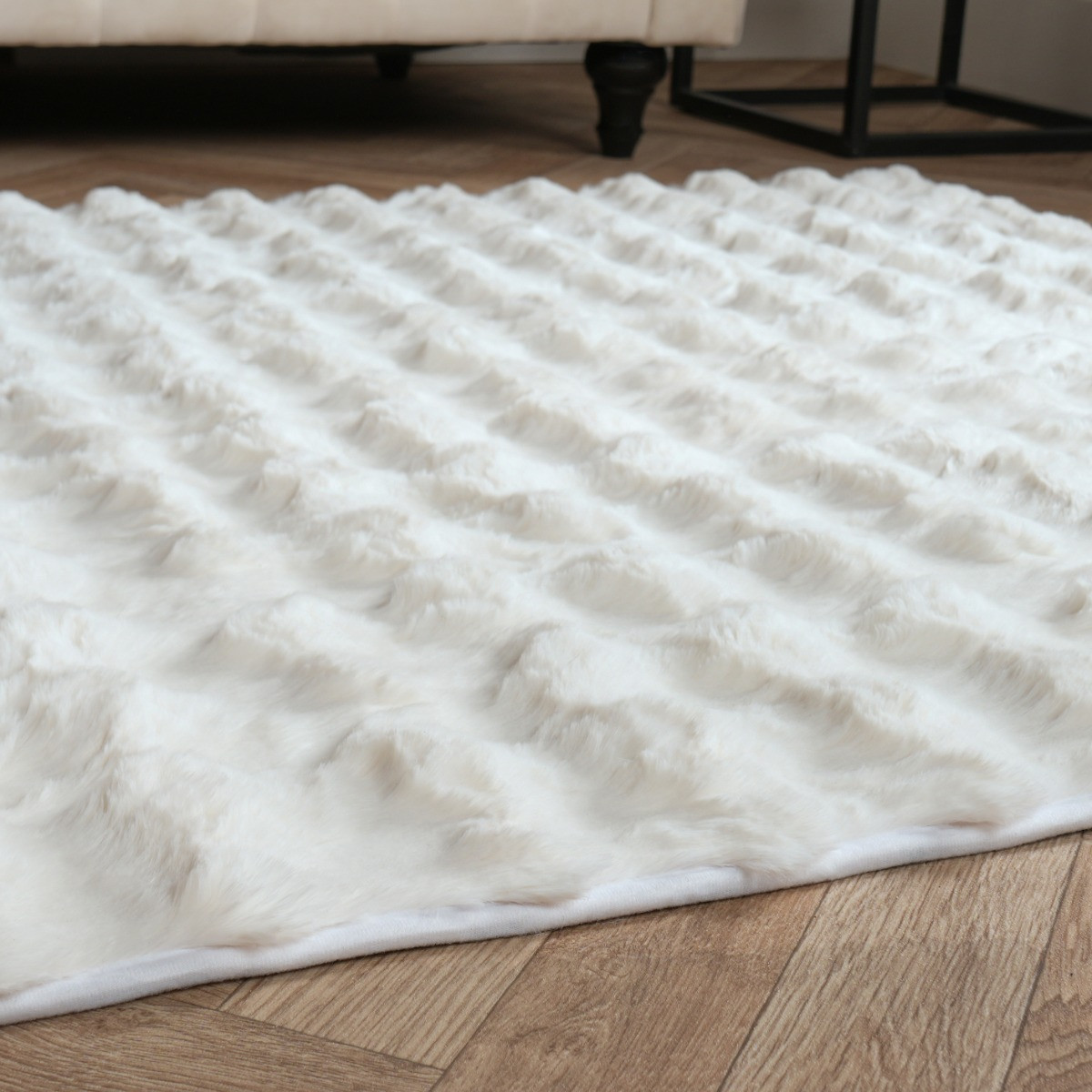 OHS Faux Fur Bubble Rug - Cream >