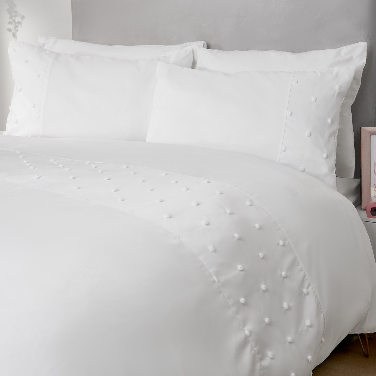 Sienna Tufted Polka Dot Panel Duvet Set, White - Double>