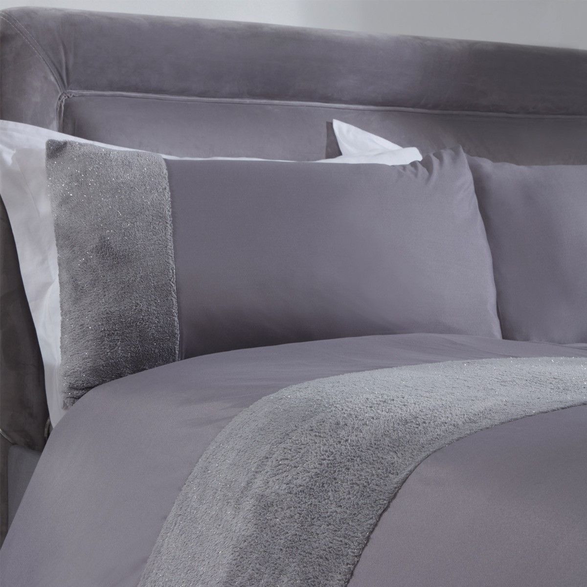 Sienna Glitter Teddy Fleece Panel Duvet Cover Set, Silver - Single>