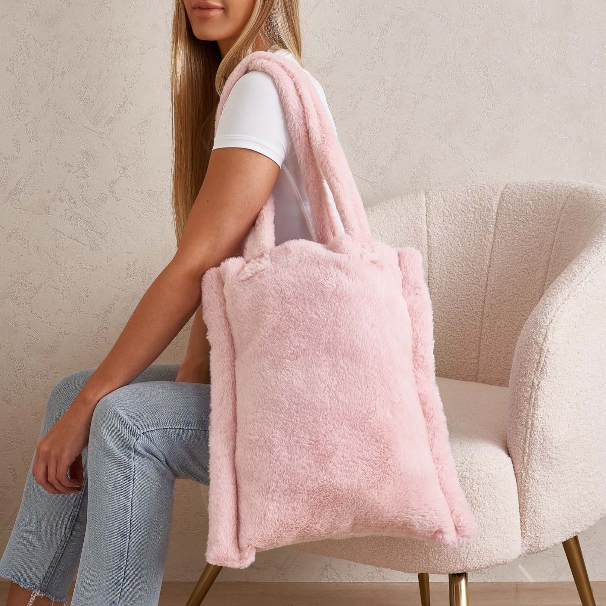 Pink fur tote bag sale