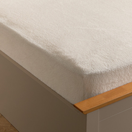 Brentfords Teddy Fleece Fitted Sheet - White