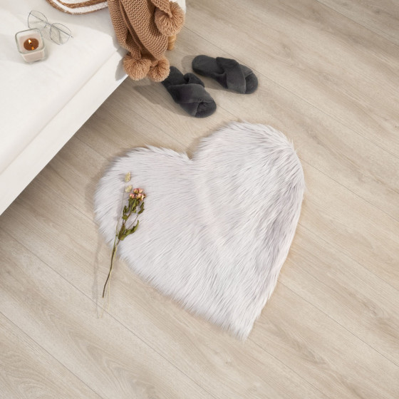 Sienna Faux Sheepskin Heart Rug - Grey